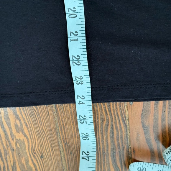 Tommy Bahama Classic Black V-Neck Short Sleeve Top - Picture 3 of 4